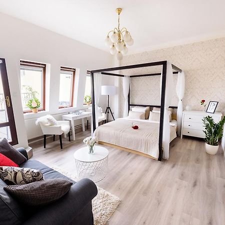 A/C + Terrace Breakfast At Tiffany'S Apartment Praha Bagian luar foto